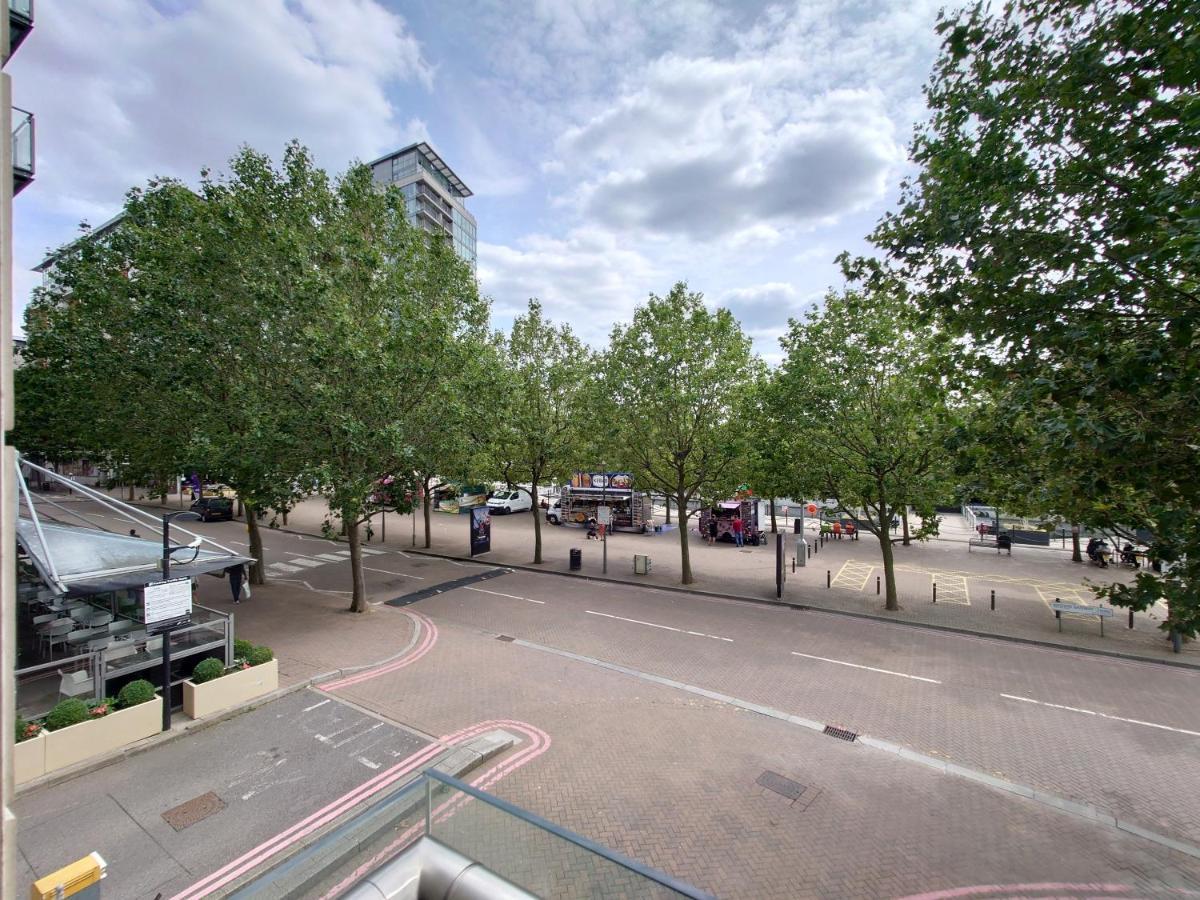 Fully Serviced Two Bed Apartment By Excel & O2 London Exterior photo