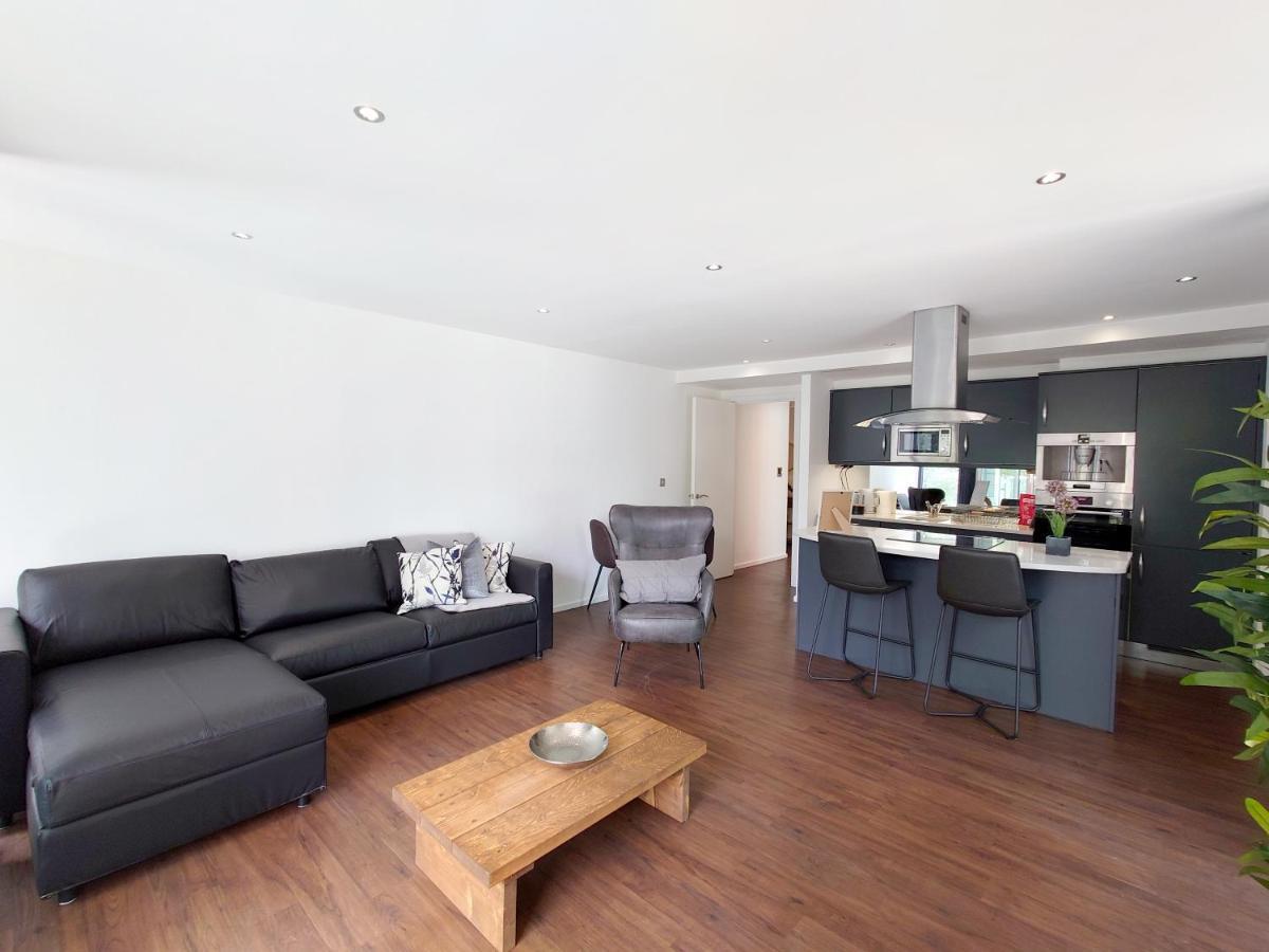Fully Serviced Two Bed Apartment By Excel & O2 London Exterior photo