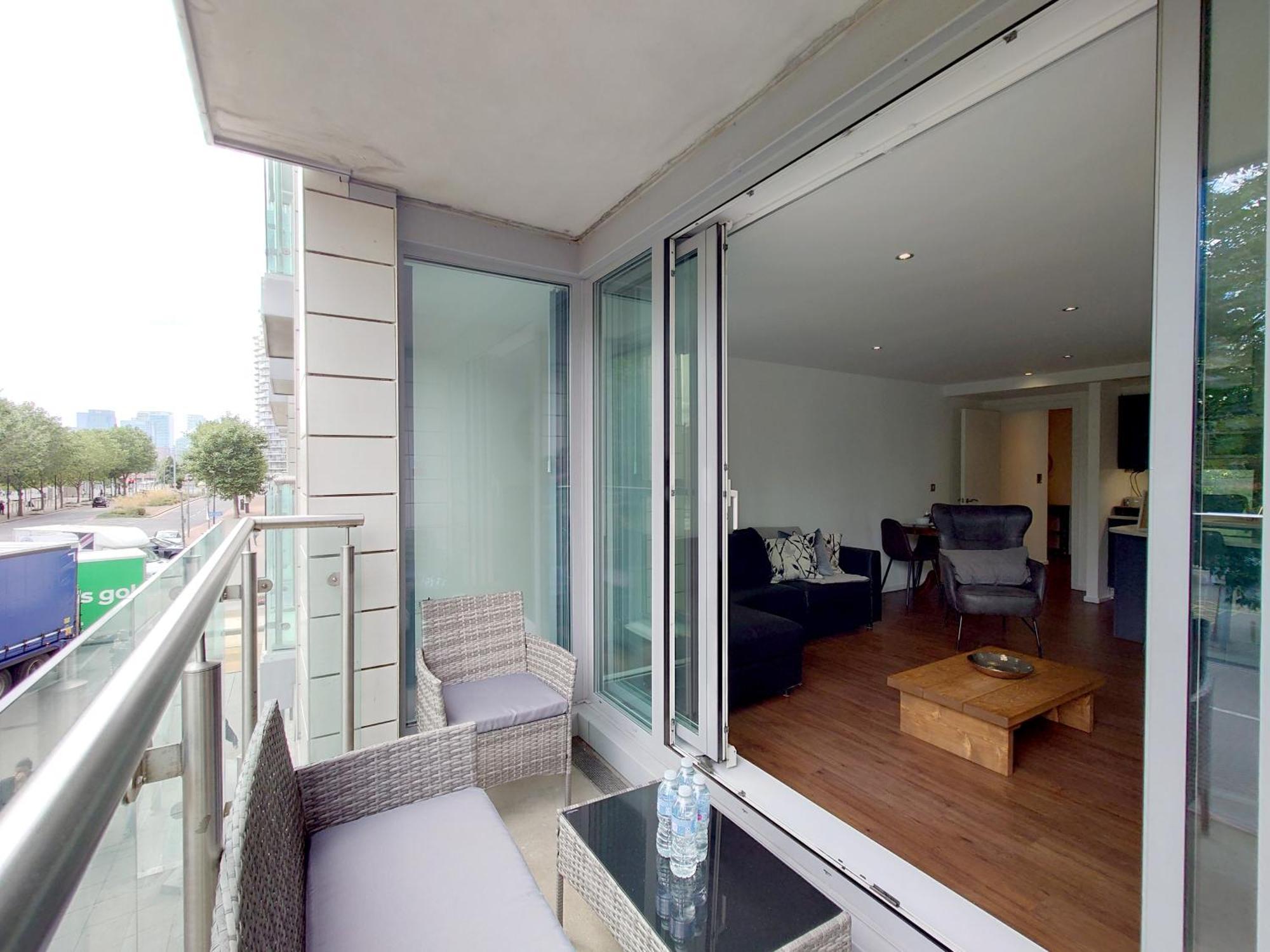 Fully Serviced Two Bed Apartment By Excel & O2 London Exterior photo