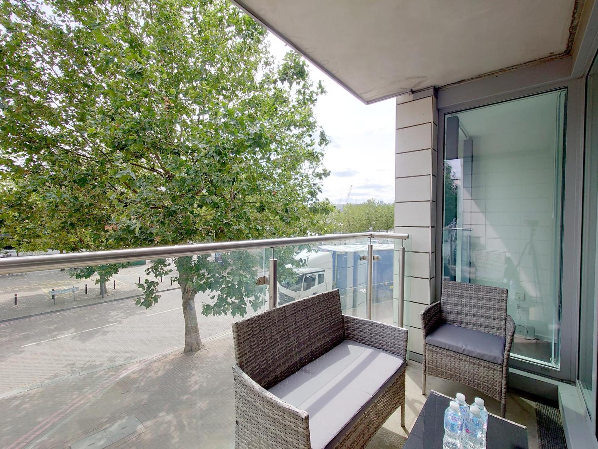 Fully Serviced Two Bed Apartment By Excel & O2 London Exterior photo